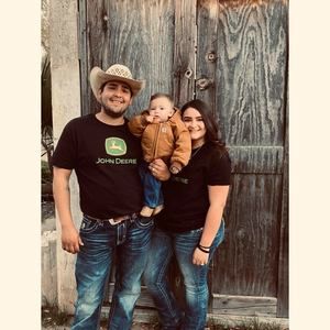 Meet your Posher, Alicia